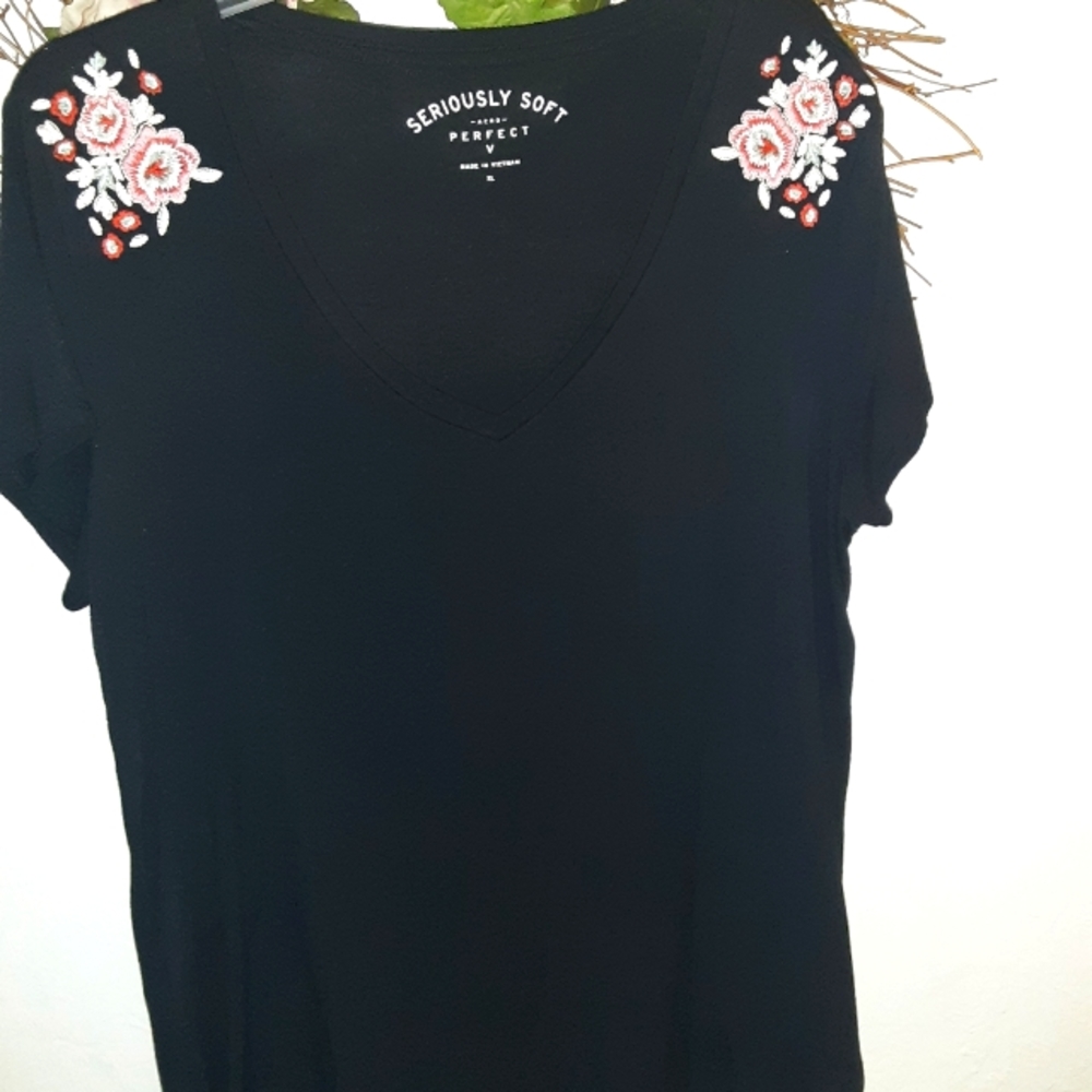 Aero seriously soft vneck xl